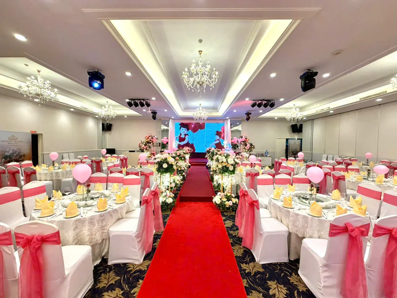 Tiệc cá nhân tại Queen Plaza