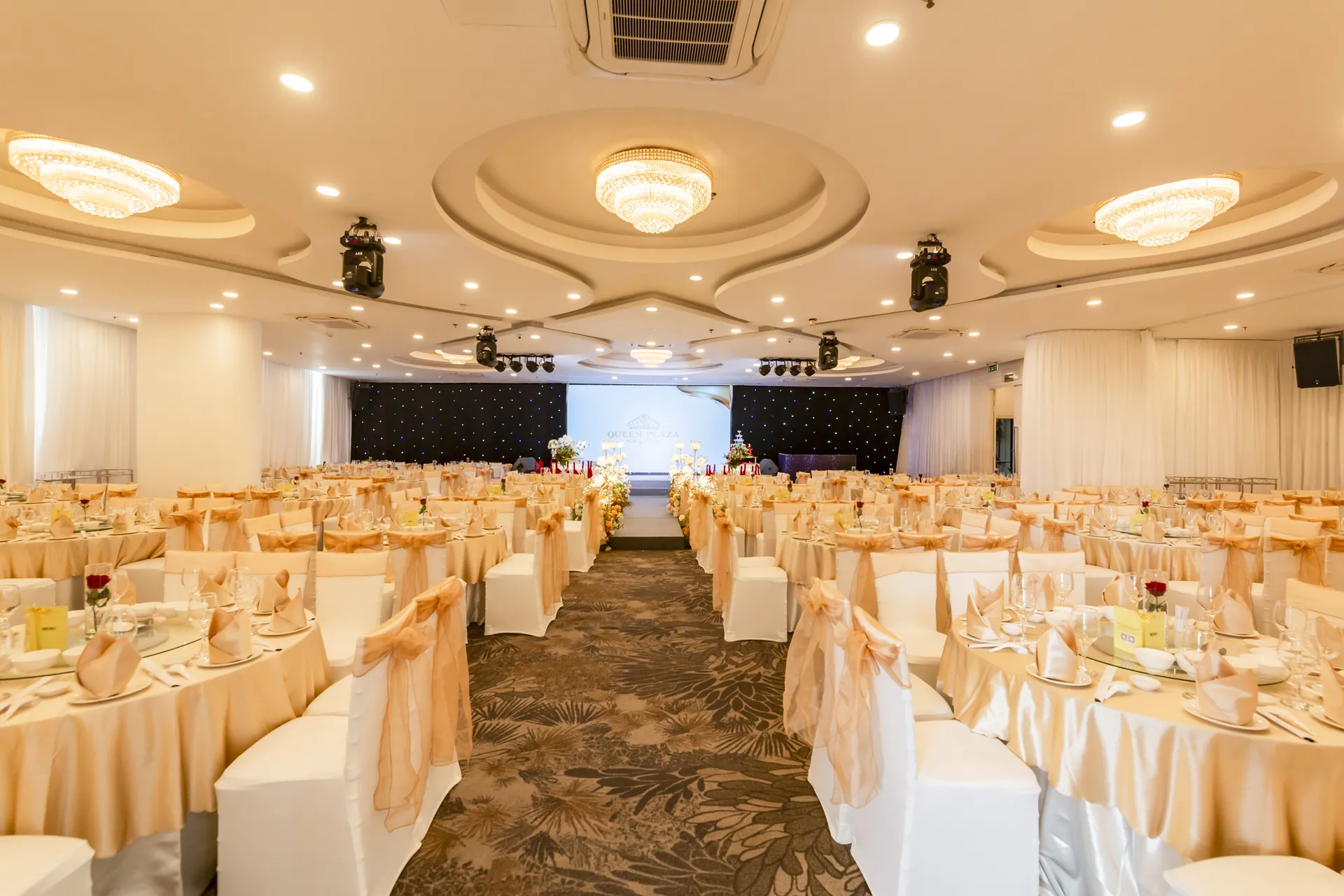 Sảnh Queen 6 tại Queen Plaza Tân Phú
