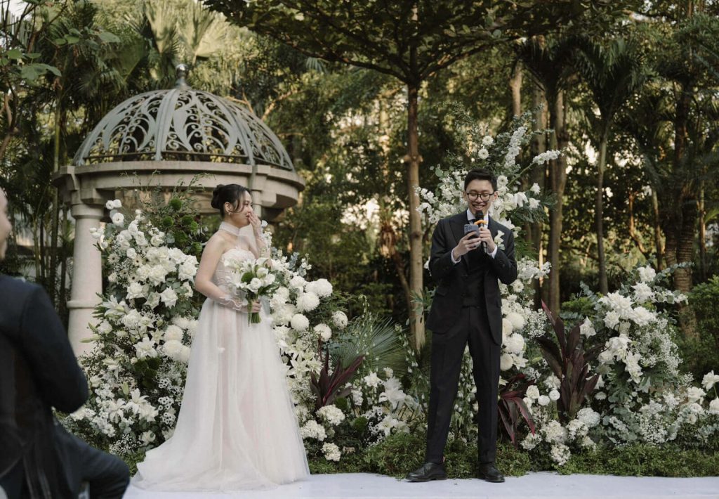 Wedding Vow Là Gì? Nguồn Gốc, Ý Nghĩa Và Bí Quyết Viết Lời Thề Nguyện Trong Đám Cưới - Queen Plaza
