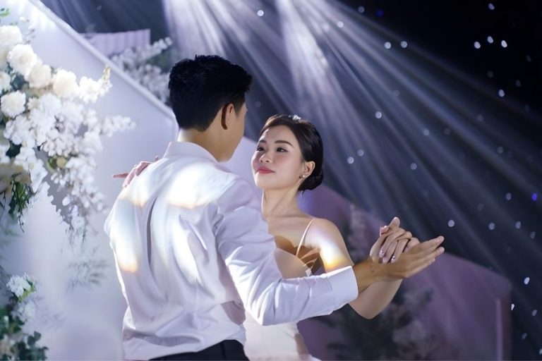 First Dance – Điệu Nhảy Khai Màn Đám Cưới Lãng Mạn Và Ấn Tượng - Queen Plaza