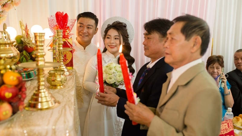 Lễ Lên Đèn Trong Đám Cưới, Đám Hỏi: Ý Nghĩa, Quy Trình Và Những Điều Cần Biết - Queen Plaza