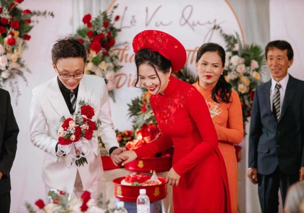Lễ Tơ Hồng Là Gì? Ý Nghĩa Và Cách Trang Trí Bàn Tơ Hồng Đẹp, Chuẩn Phong Tục - Queen Plaza