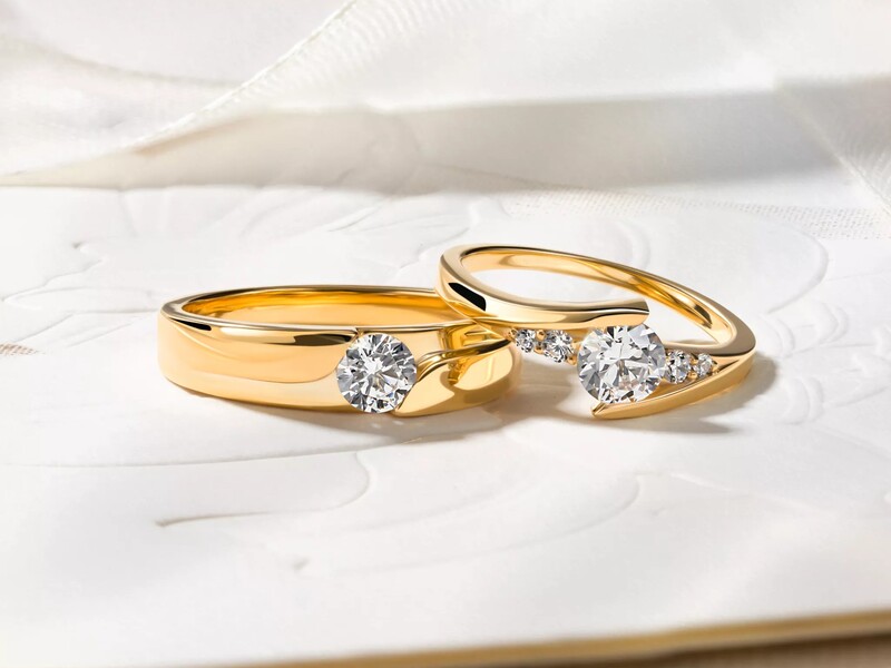 Nhẫn Cầu Hôn Và Nhẫn Cưới: Hiểu Đúng Để Đeo Đúng Trong Ngày Cưới - Queen Plaza