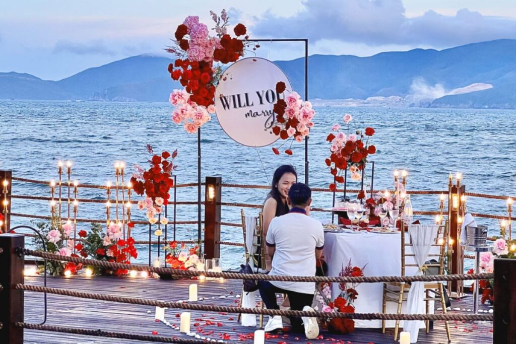 Bật Mí 5 Điều cần chuẩn bị trước khi cầu hôn ngày Valentine - Queen Plaza