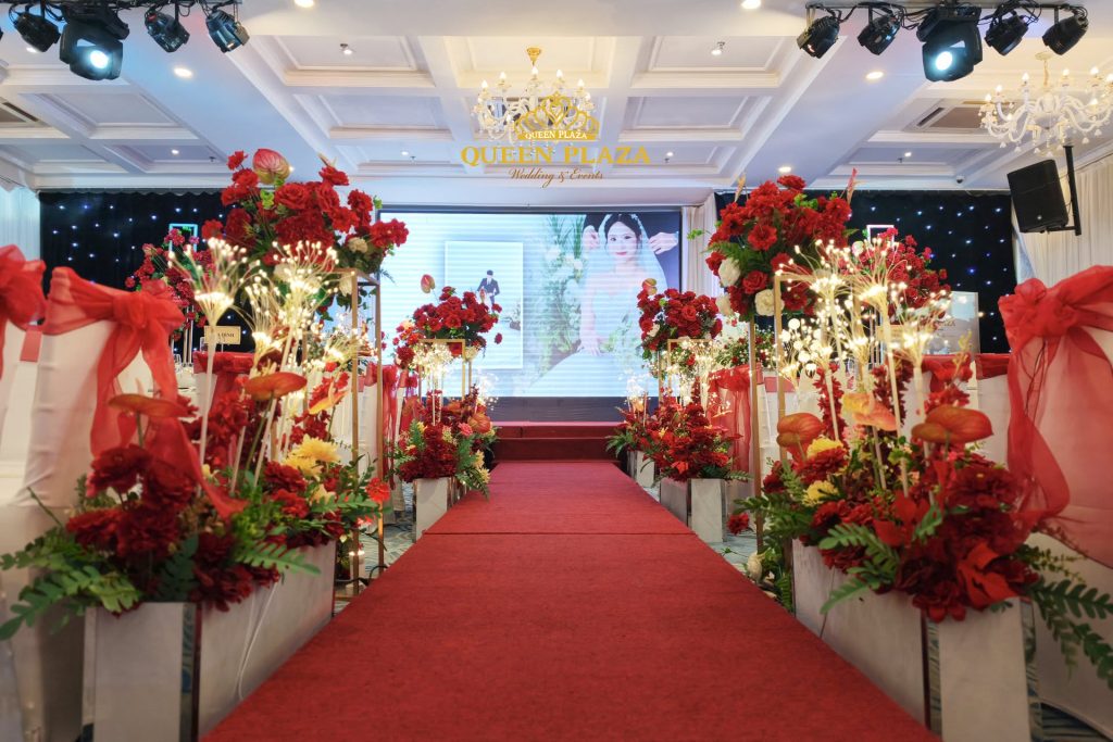Nên Tự Tổ Chức Hay Thuê Đơn Vị Tổ Chức Tiệc Cưới - Queen Plaza